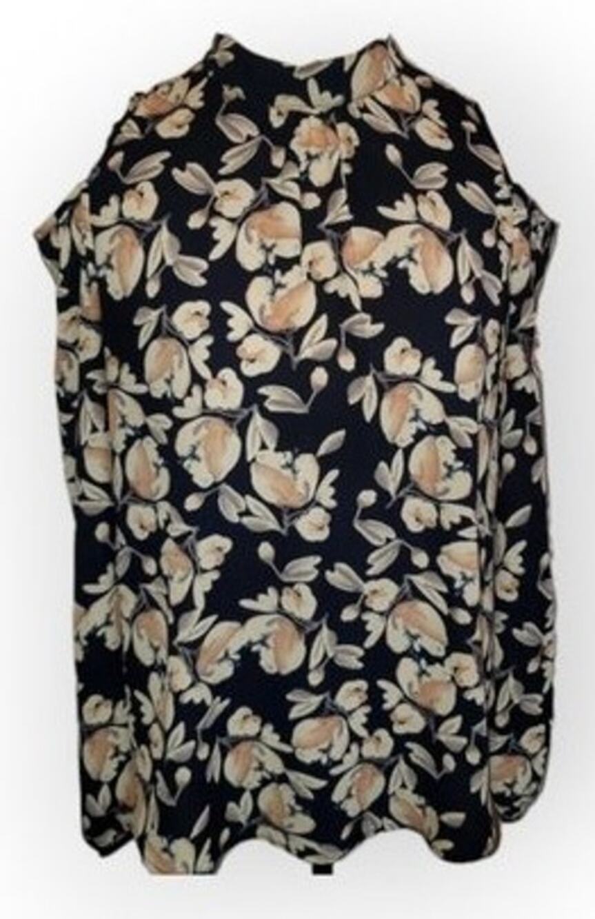 Sienna Sky Floral cold shoulder blouse sz med EUC